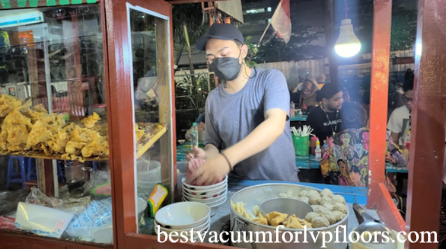 10 Tempat Makan Bakso Terfavorit di Jakarta Selatan 2025